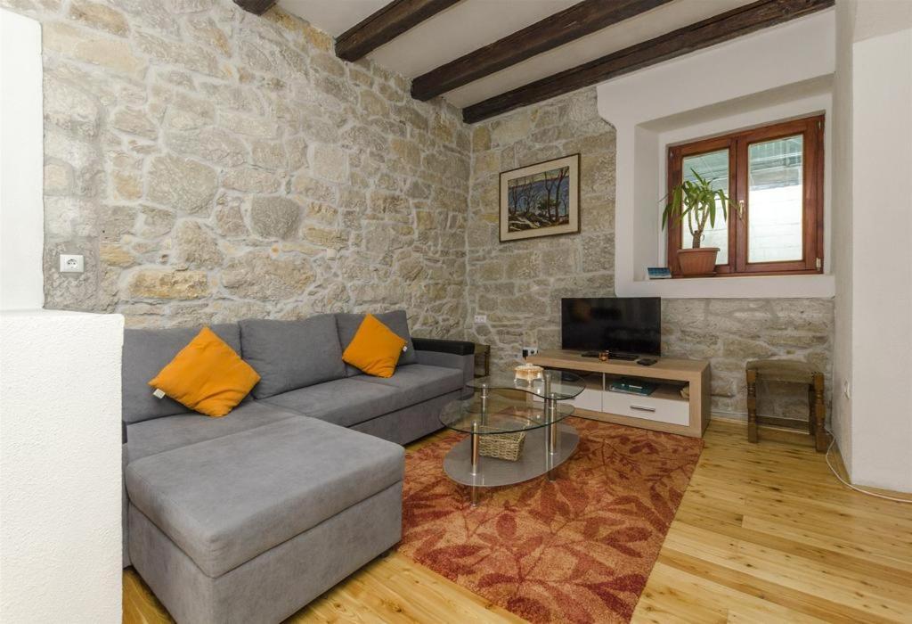 Marivo Apartment
